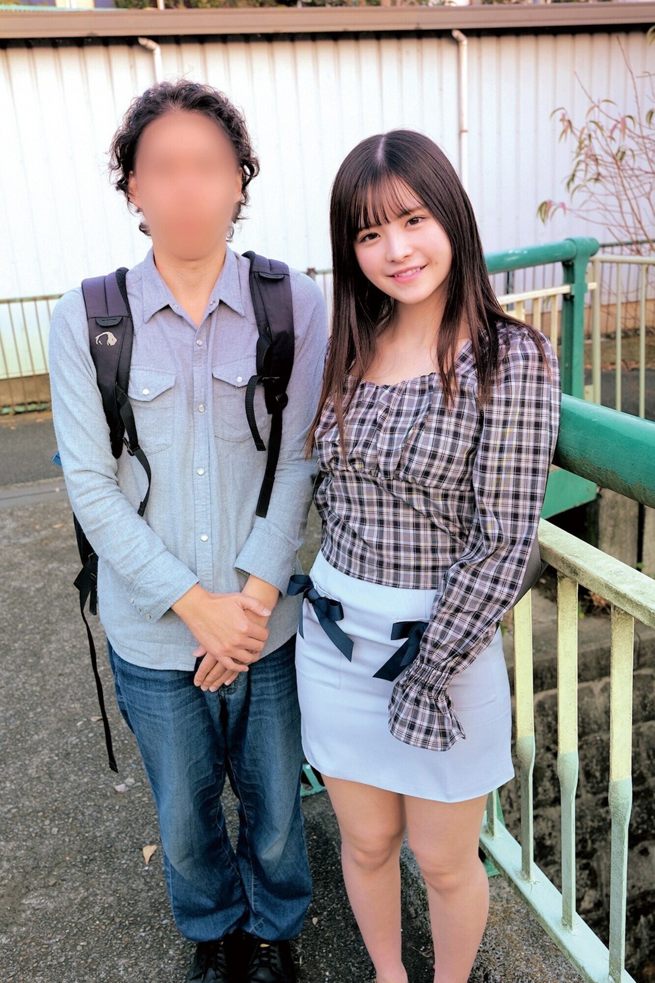 彼氏がいるけど仲良しな友達同士の男女が密着オイルエステぬるぬる素股体験!?おま●ことち●ぽをグチュグチュ擦り合わせる友達男女は理性を保てず欲望のままにヌルっと挿入してしまうのか!?じゅん&たつや ゆの&たかし 画像3