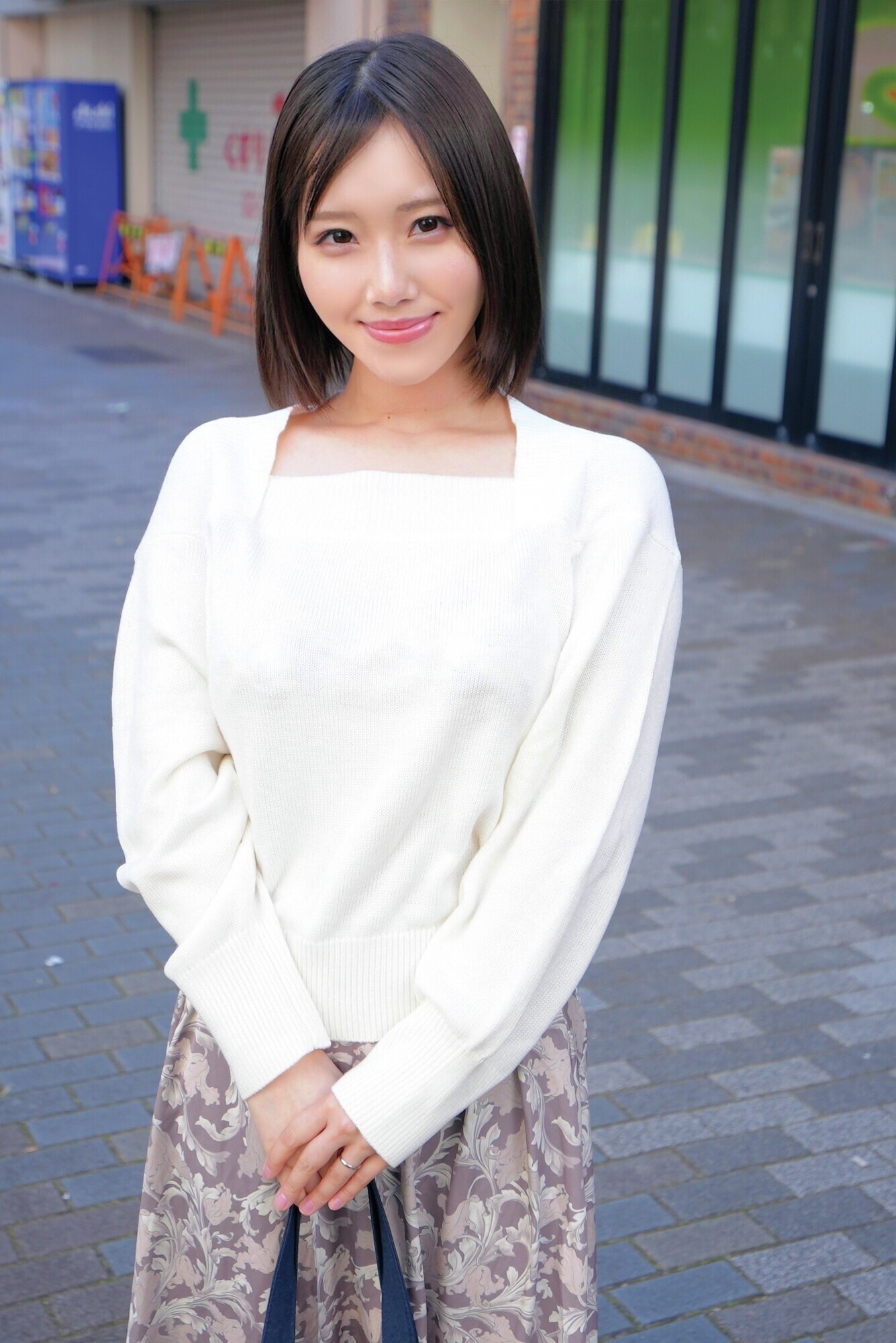 優しくて綺麗な育児中のママさん！「早漏に悩む童貞君の暴発改善のお手伝いしてくれませんか？」母性溢れる可愛いママさんが早漏すぎる童貞君にムラムラ膣キュンしちゃって生中出し筆おろしSPECIAL！ らん みなみ 画像2