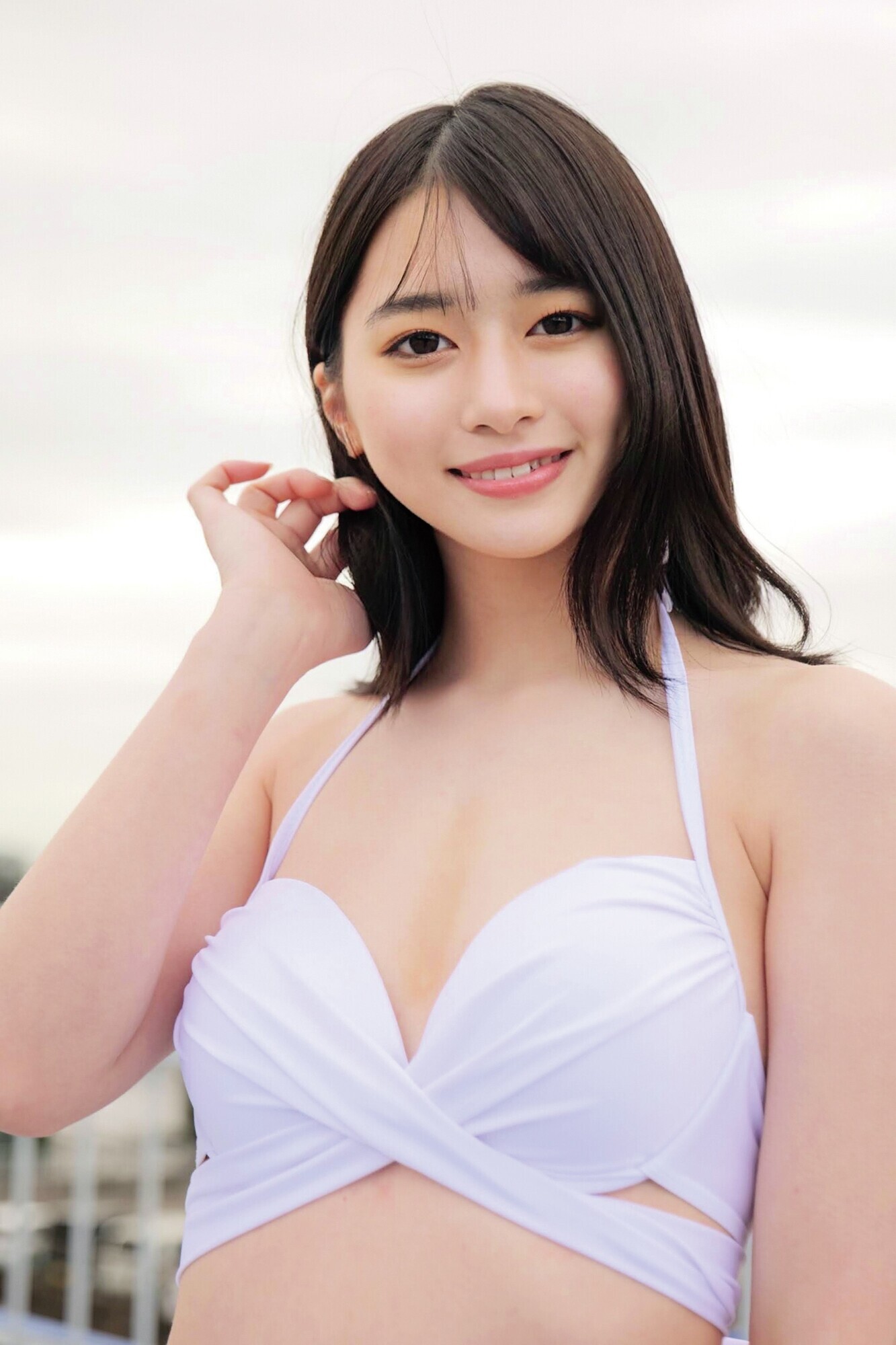 真夏の素人水着ギャル祭り!素股オイルマッサージでカチカチち○ぽがアソコに擦れて赤面発情! ひかる なぎさ 1枚目
