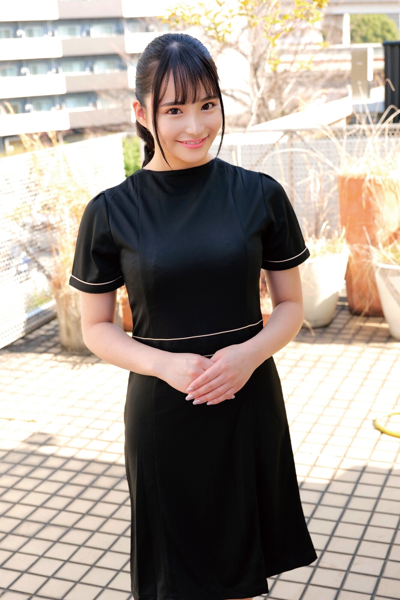 高級美容サロン勤務の美人セラピストさんがお口だけでじゅぽんじゅっぽんバキュームノーハンドフェラ!? かなさん さらさん 2枚目