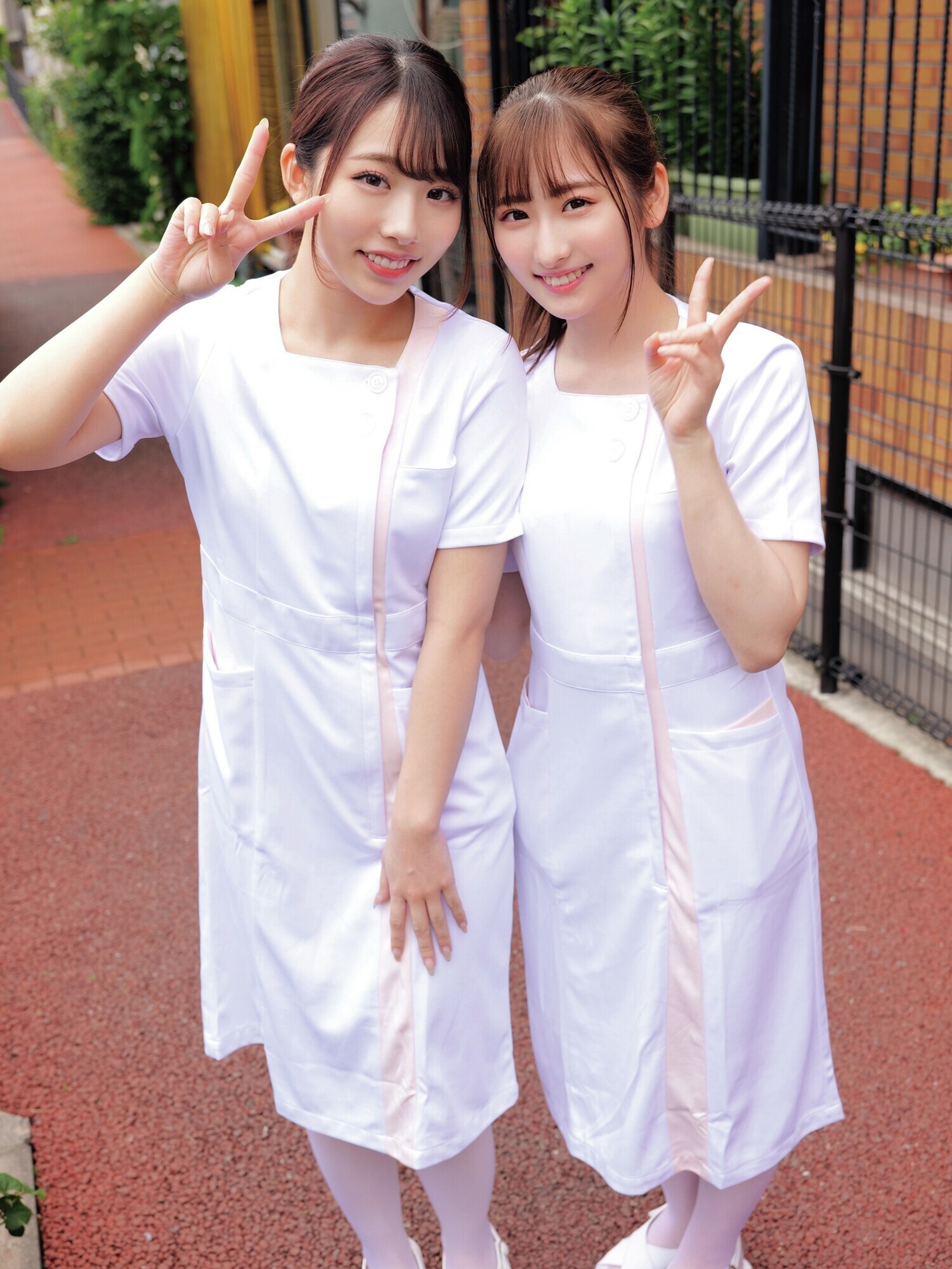 Wカワイイ看護師さん!オナニーじゃないと射精できない遅漏チ○ポを気持ちよーく改善治療///W白衣の天使がヌキヌキハーレムご奉仕// じゅん えりか 【童貞君を探し出して筆おろしセックス出来たら100万円!?】親友の素人娘2人が童貞求めてはじめての逆ナンパ!! あやめちゃん まいちゃん 1枚目