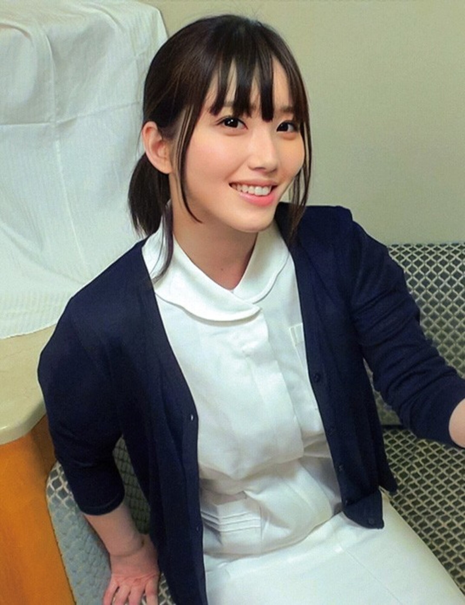 とっても優しい天使みたいなナースさんに包茎インポ童貞3重苦男子のオナニーの介抱してもらいました！！かわいすぎる裸体にズル剥けフル勃起したち●ぽを白衣の奥にズブリ！金玉空になるまで何度も中に出しました！経験少なめ照れ屋ナース編 りこさん みなみさん 画像2