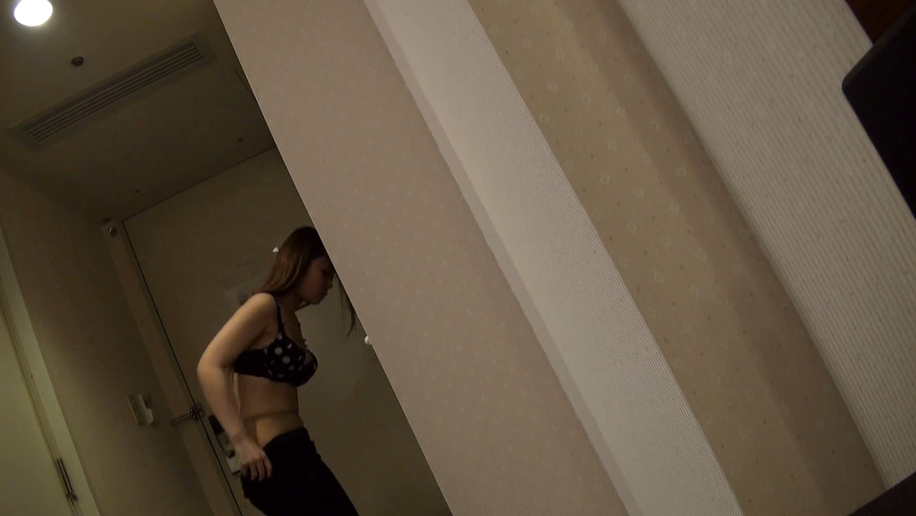 美巨乳OLレズ出張マッサージ3 画像14