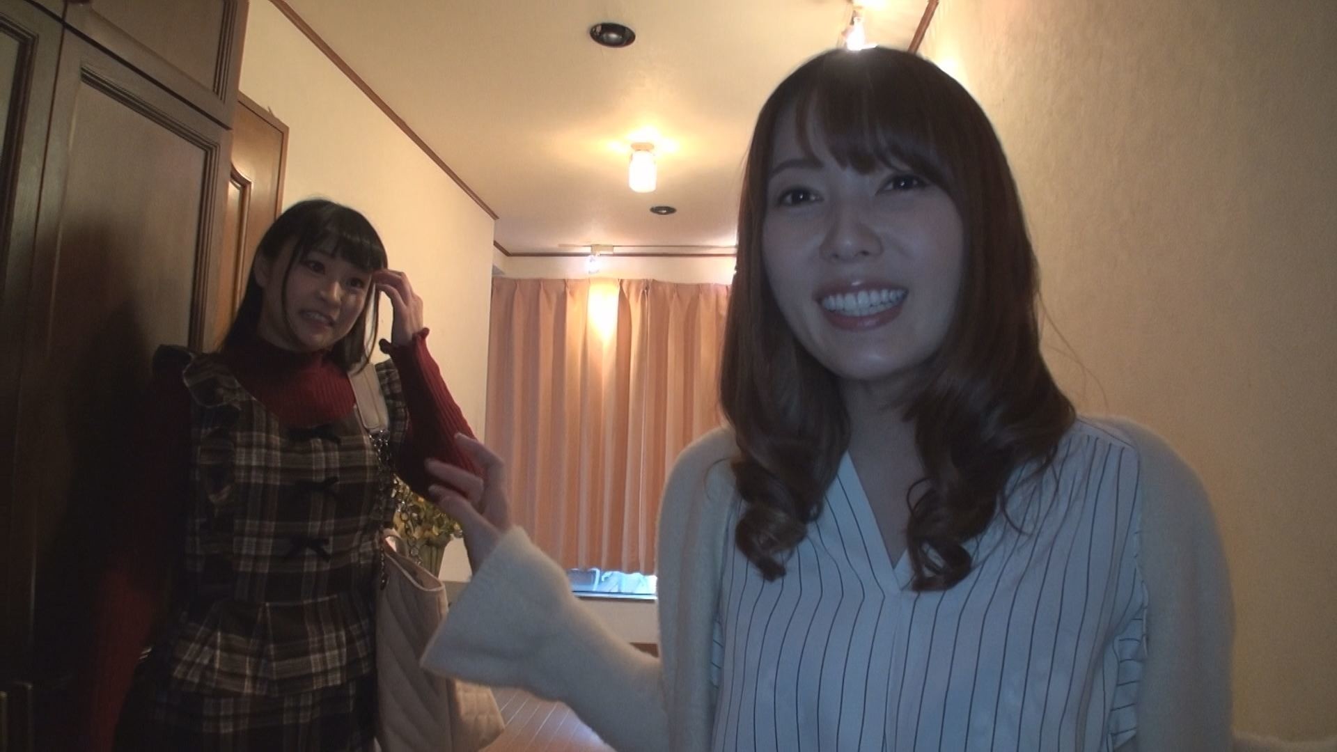 女監督真咲と波多野結衣ちゃんの素人女子にガチンコ!レズ指南! 画像6
