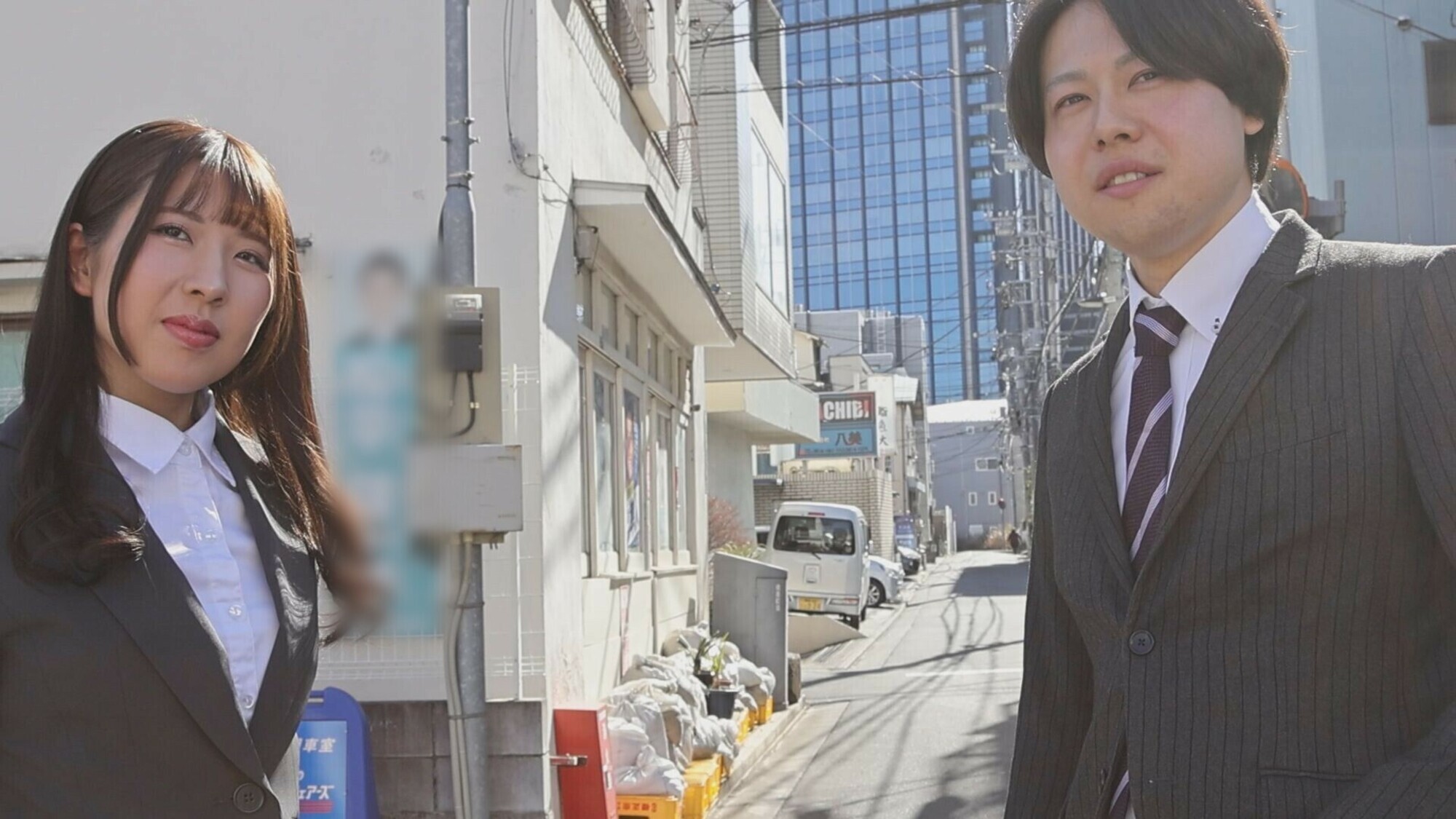 街角素人実験ナンパ!同僚同士で密室脱出ゲーム! 賞金1000万円か、それとも丸見えセックス大公開!? 1枚目