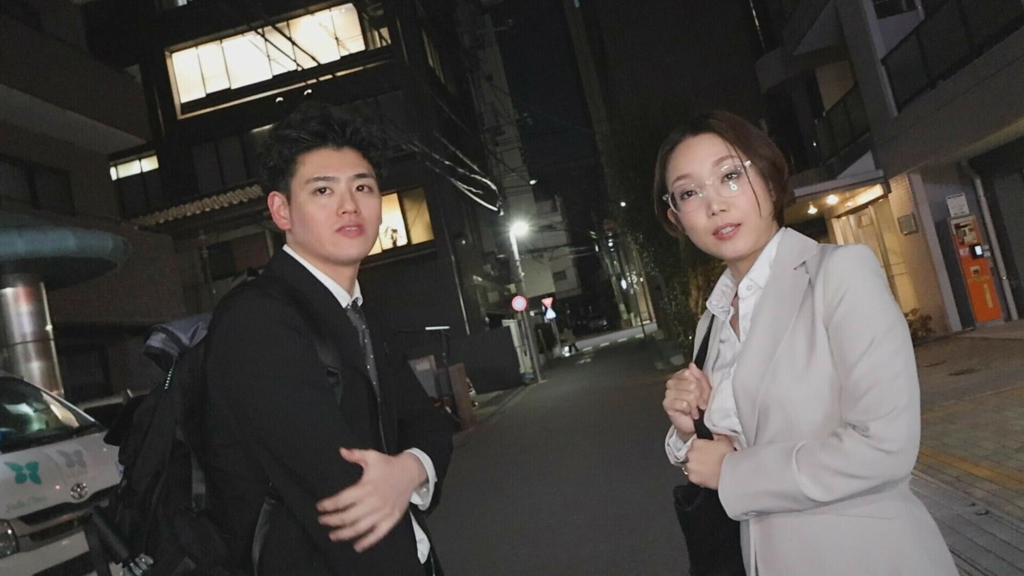 街角素人実験ナンパ!同僚同士で密室脱出ゲーム! 賞金1000万円か、それとも丸見えセックス大公開!? 6枚目