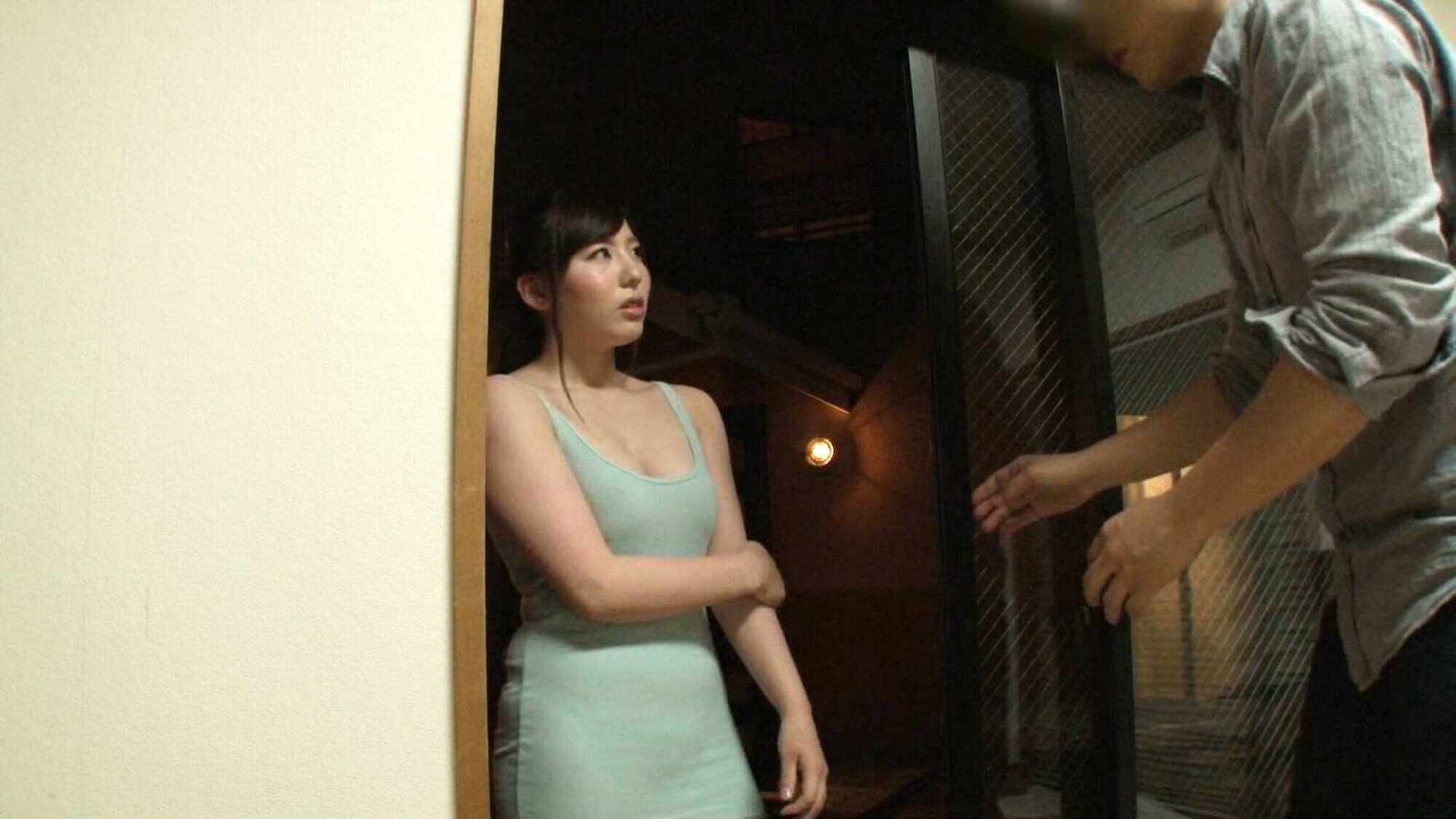 近所に住む痴女人妻のおもちゃにされた僕。 しほさん 画像1