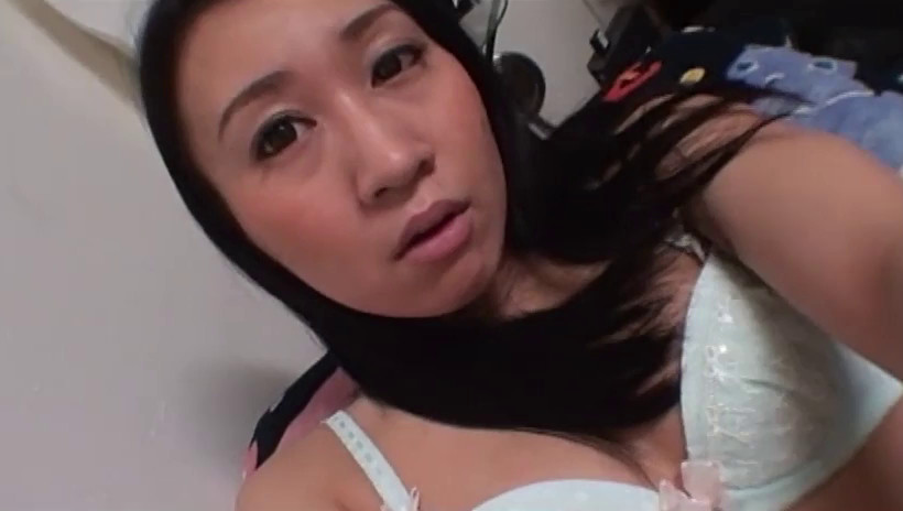 新着投稿!マニア絶賛! 下着を売る美人OLの証拠動画 画像19