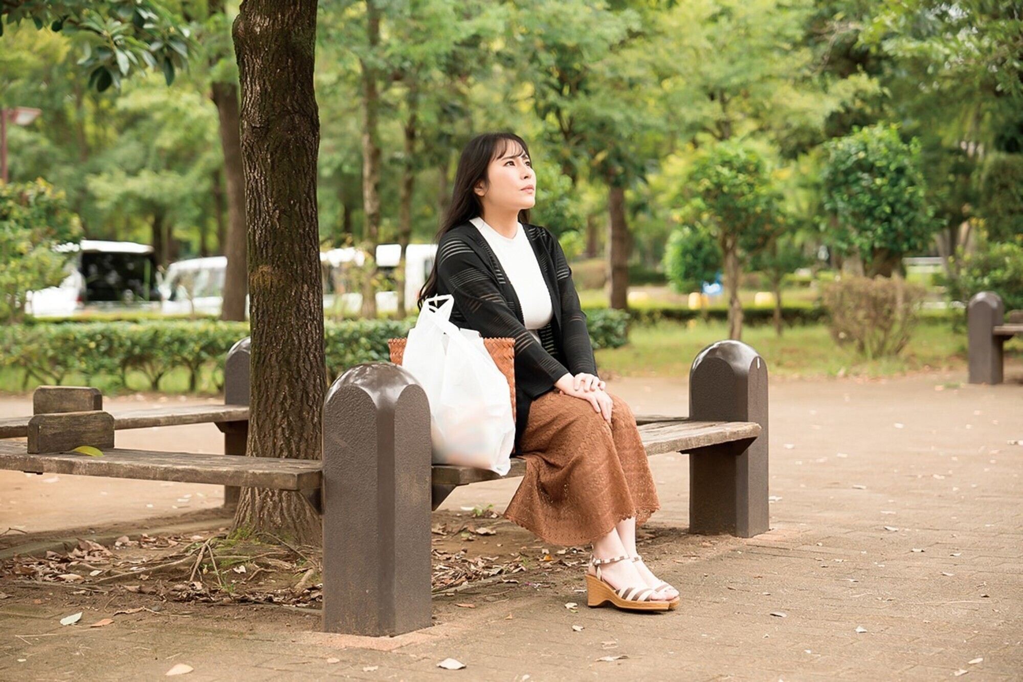 ●生私を味わって・・・旦那に料理が下手だと叱咤され通った料理●室で、●生の甘い誘惑に料理の味よりもセックスの味を覚えてしまった人妻 岩沢香代 画像1