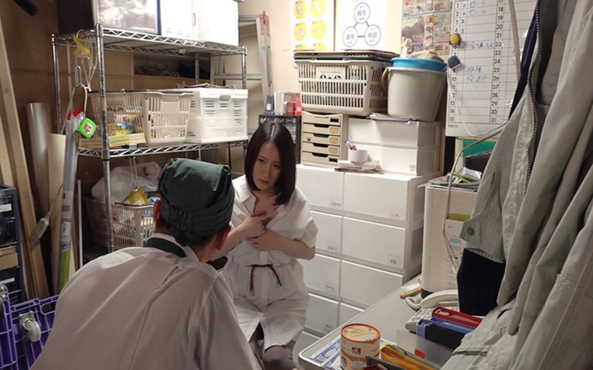 万引き スーパーの人妻たち ●狭マ◯コのドMスレンダー美人妻 ●お色気ムンムン無毛デカパイ妻 ●ムッチムチ巨乳巨尻ドスケベ全開妻 画像15