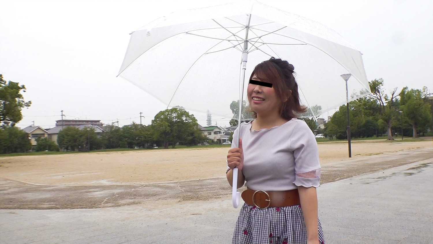 見た目は普通の奥さんですが、セックスが好きすぎてAV出演 京都市在住 吉村彩夏(仮)32歳 画像1