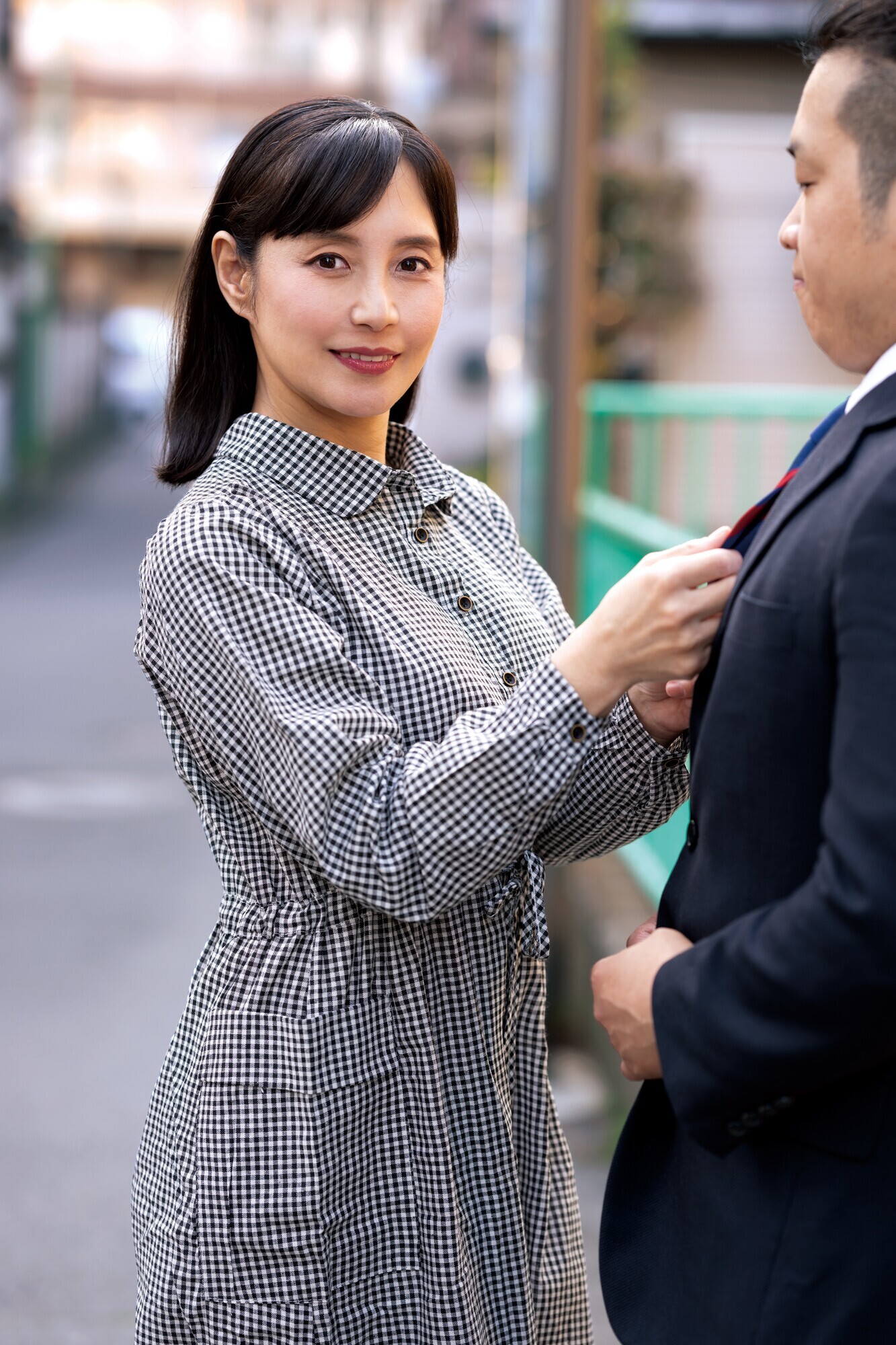 溺愛する息子を禁断の愛で包み込むお母さん 平岡里枝子，のサンプル画像28