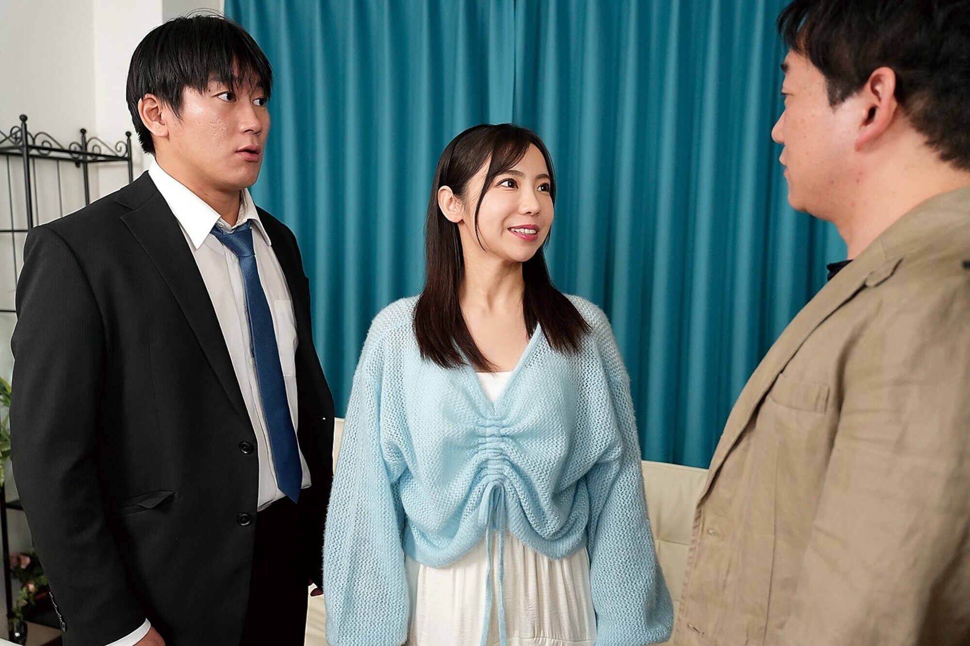 夫の兄と私のヌード撮影会 ファインダー越しに裸を見られることに快楽を覚えた私・・・ 吉澤友貴 2枚目
