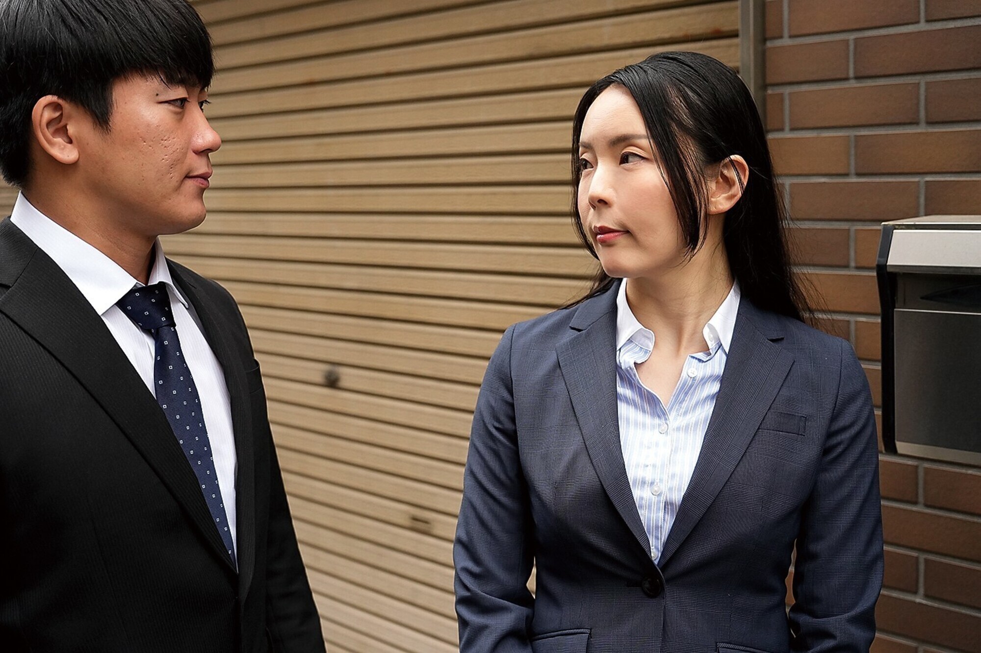 メンズエステに行ったらまさかの女上司が!?立場逆転!いいなりタダマン女にしてやった!! 盛永いろは 1枚目