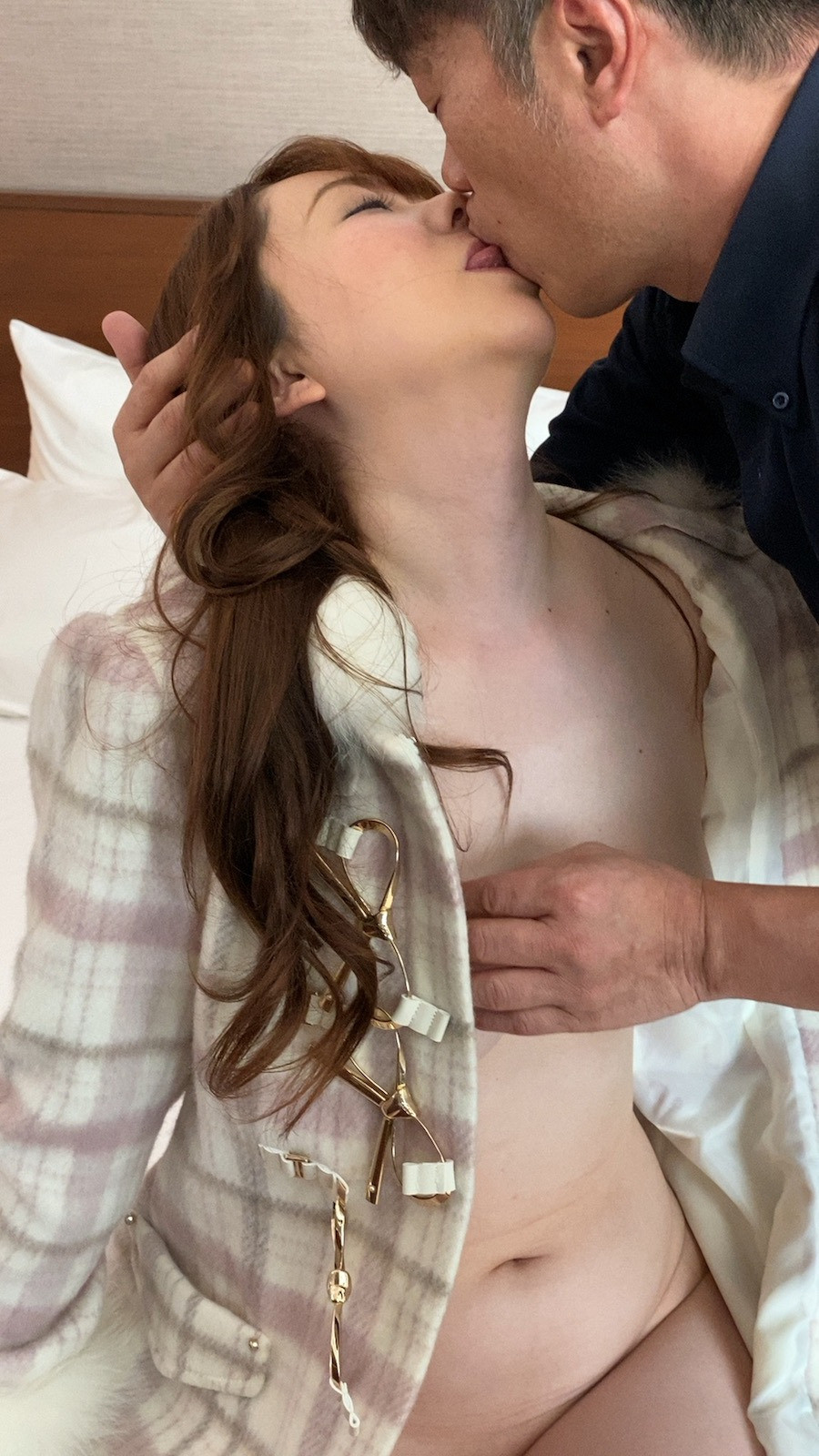 AV3本目にして生中出しデビュー！ 杉崎めぐ