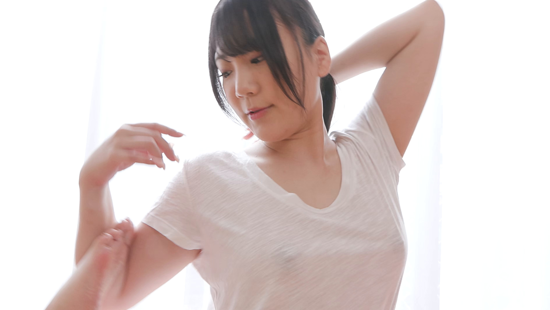 お綺麗ですね隣の奥様 覗かれたストレッチ 下平玲夏 画像1
