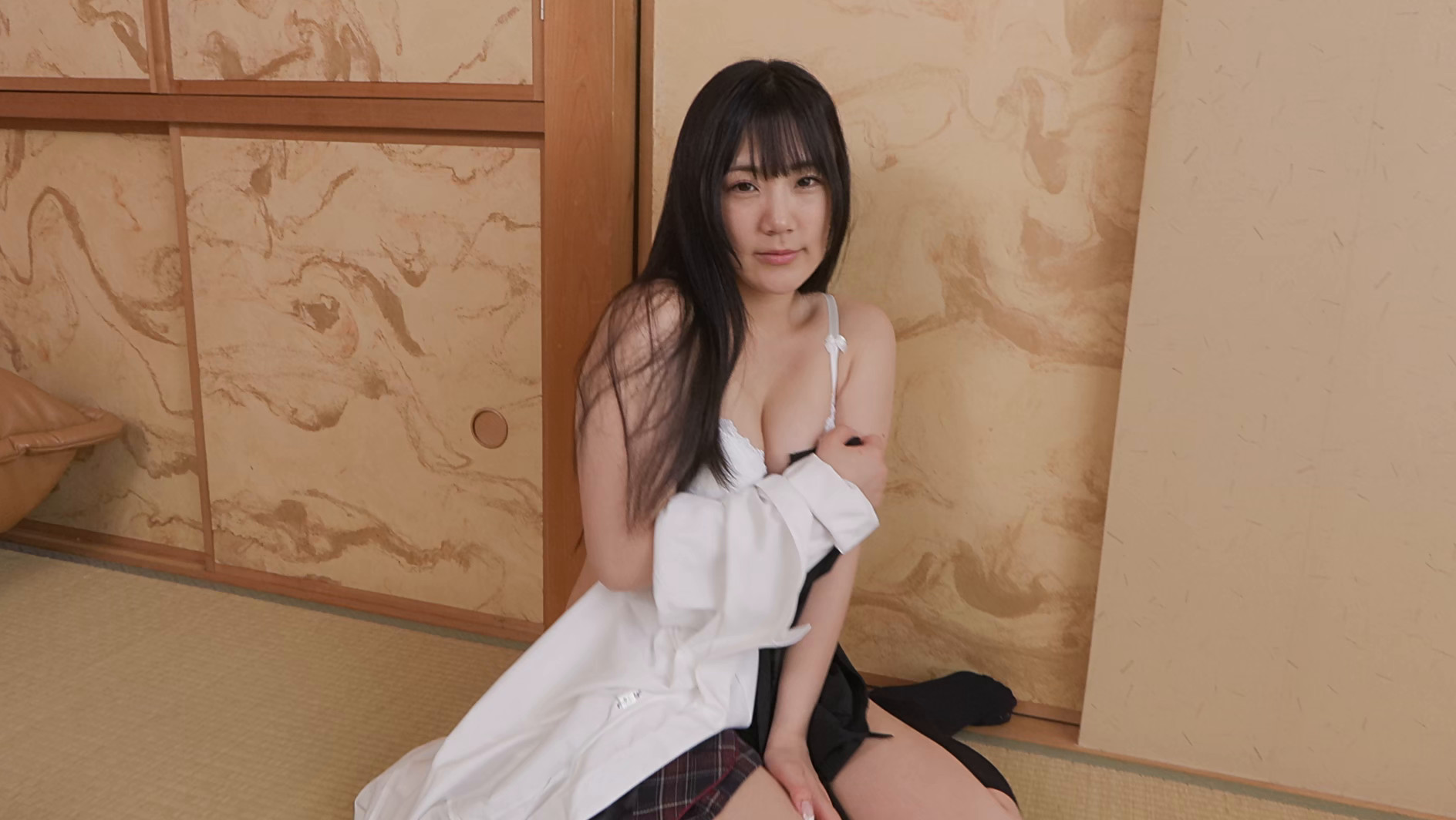 お綺麗ですね隣の奥様 若奥様はドリンクレディでパート 下平玲夏 画像2