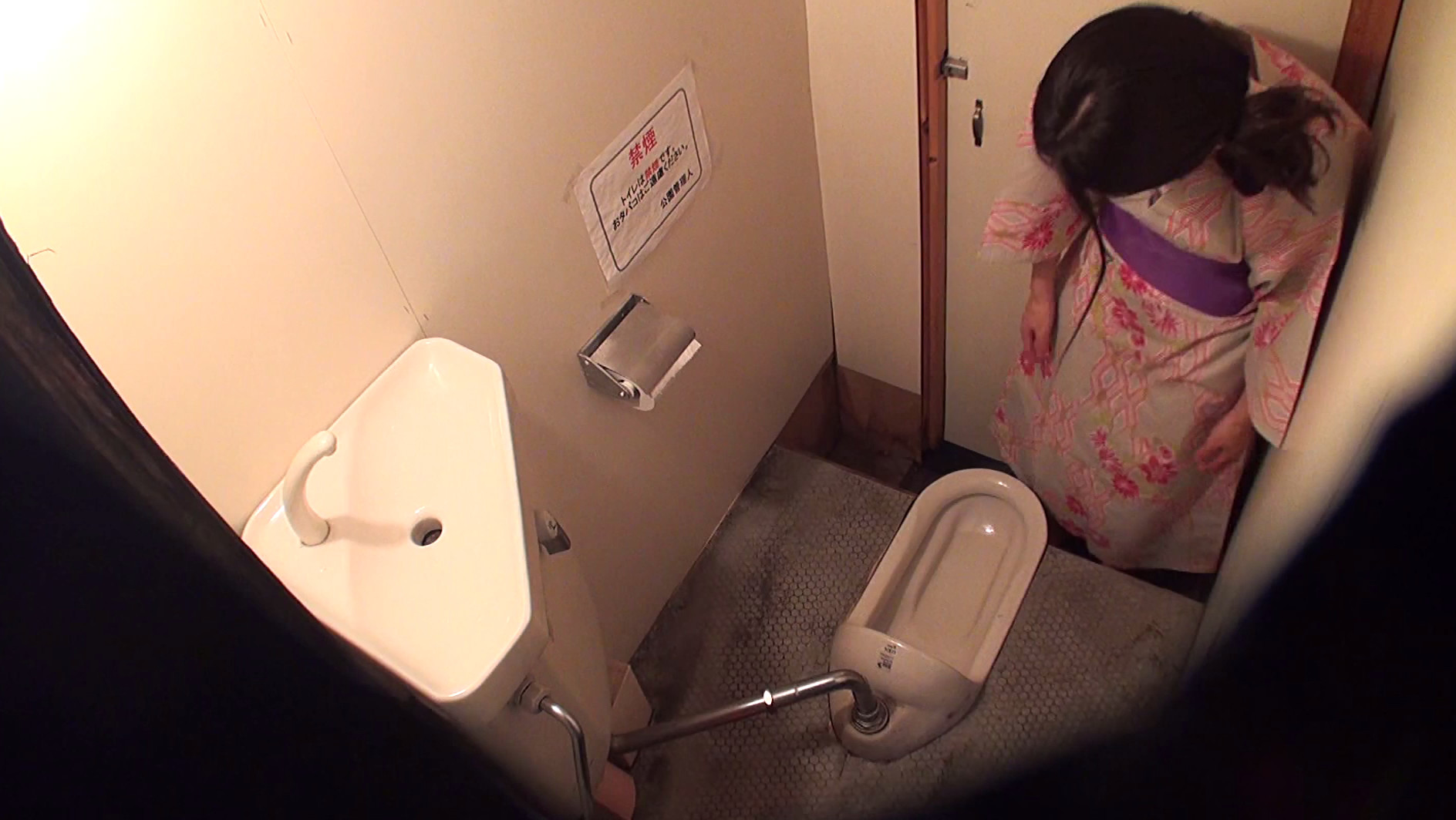 浴衣 トイレ 盗撮