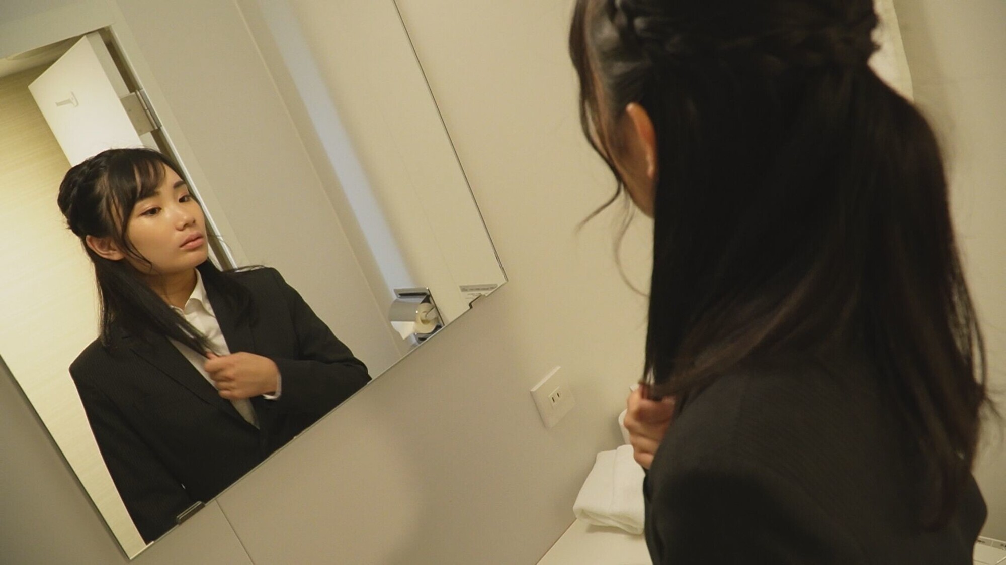 ビジネスホテル無防備オナニー スレンダー黒髪美人OL ＃8