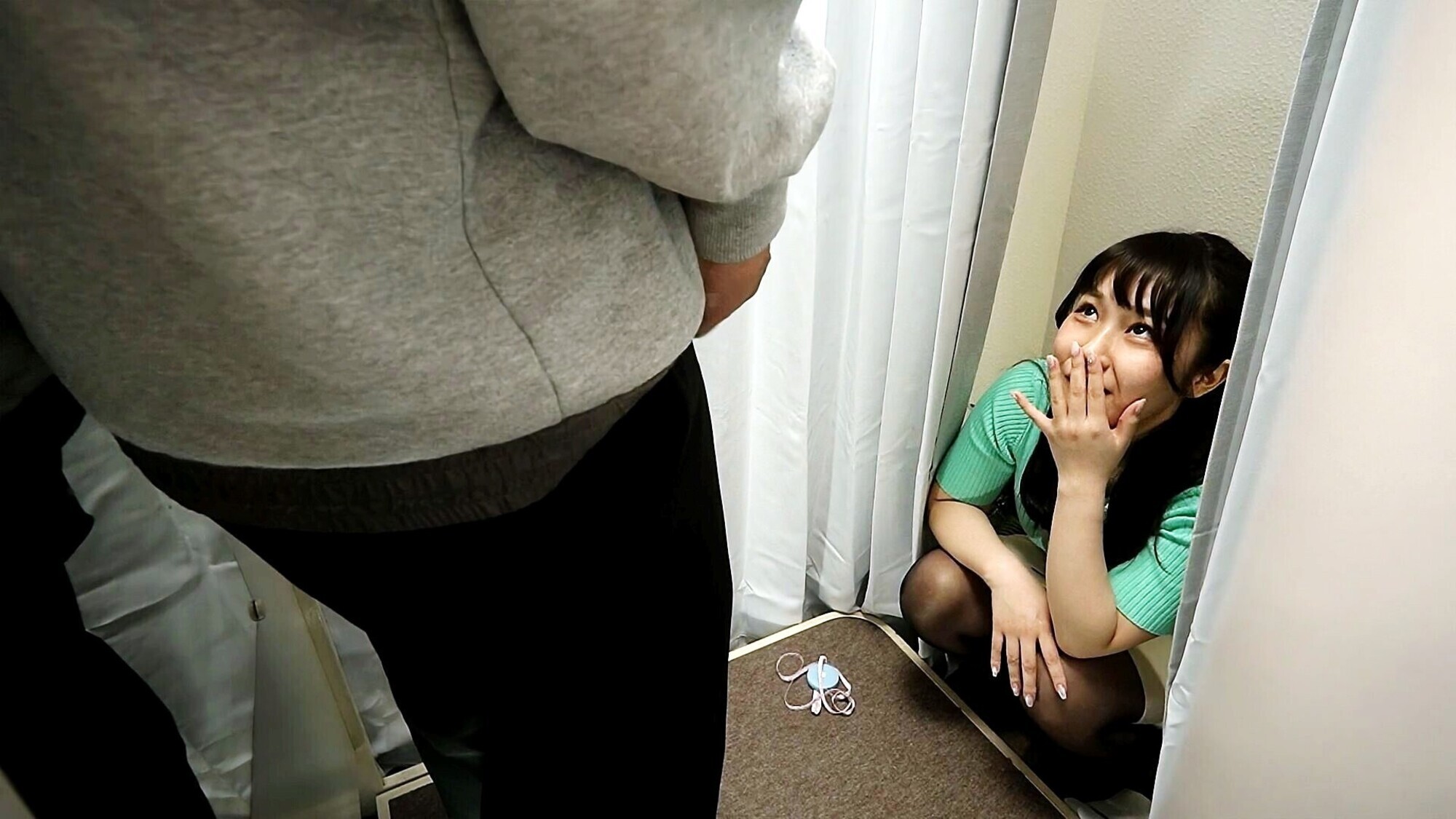 エロい店員がこっそり抜いてくれた話。 すずねさん 画像1