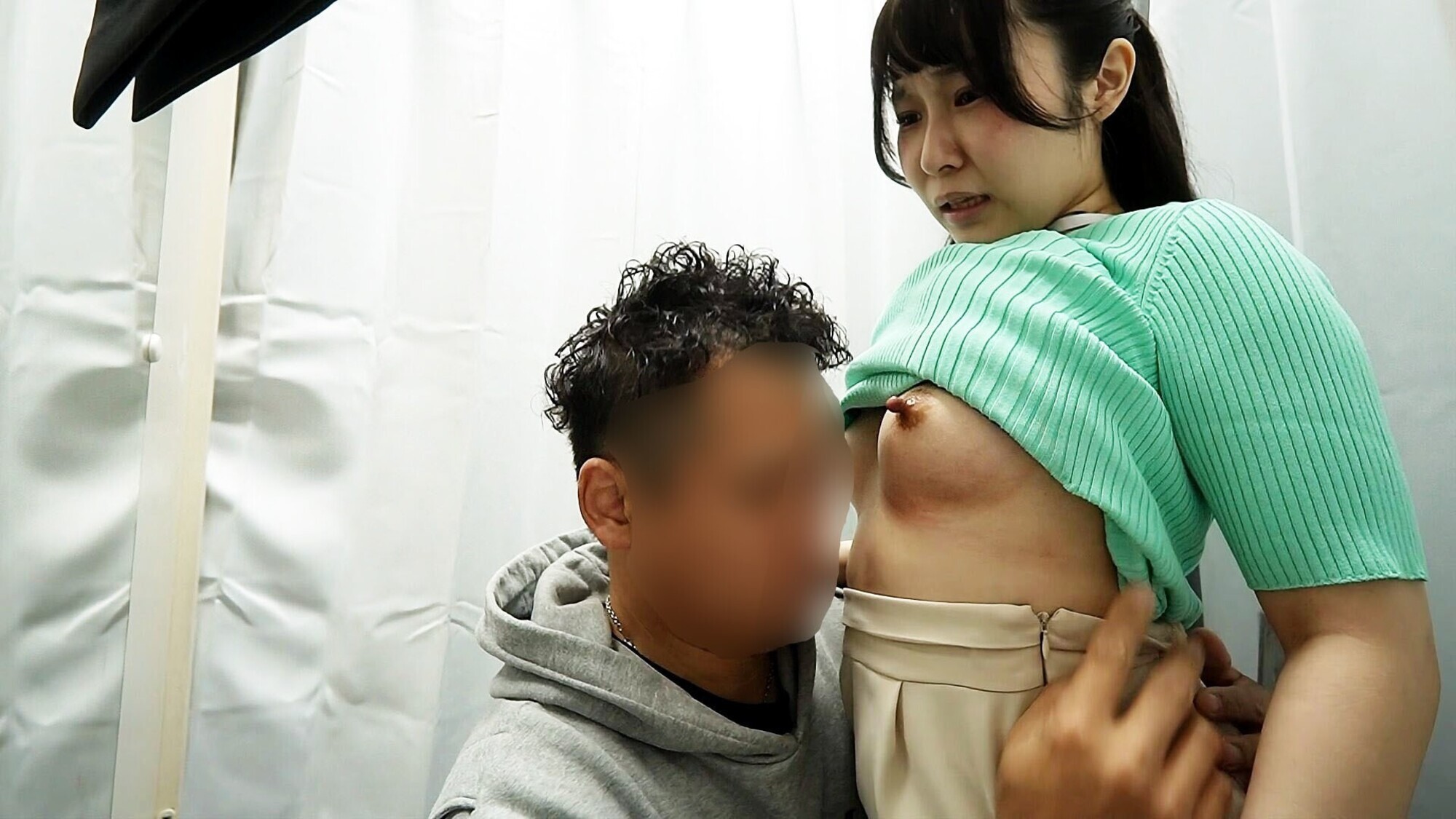 エロい店員がこっそり抜いてくれた話。 すずねさん 画像8