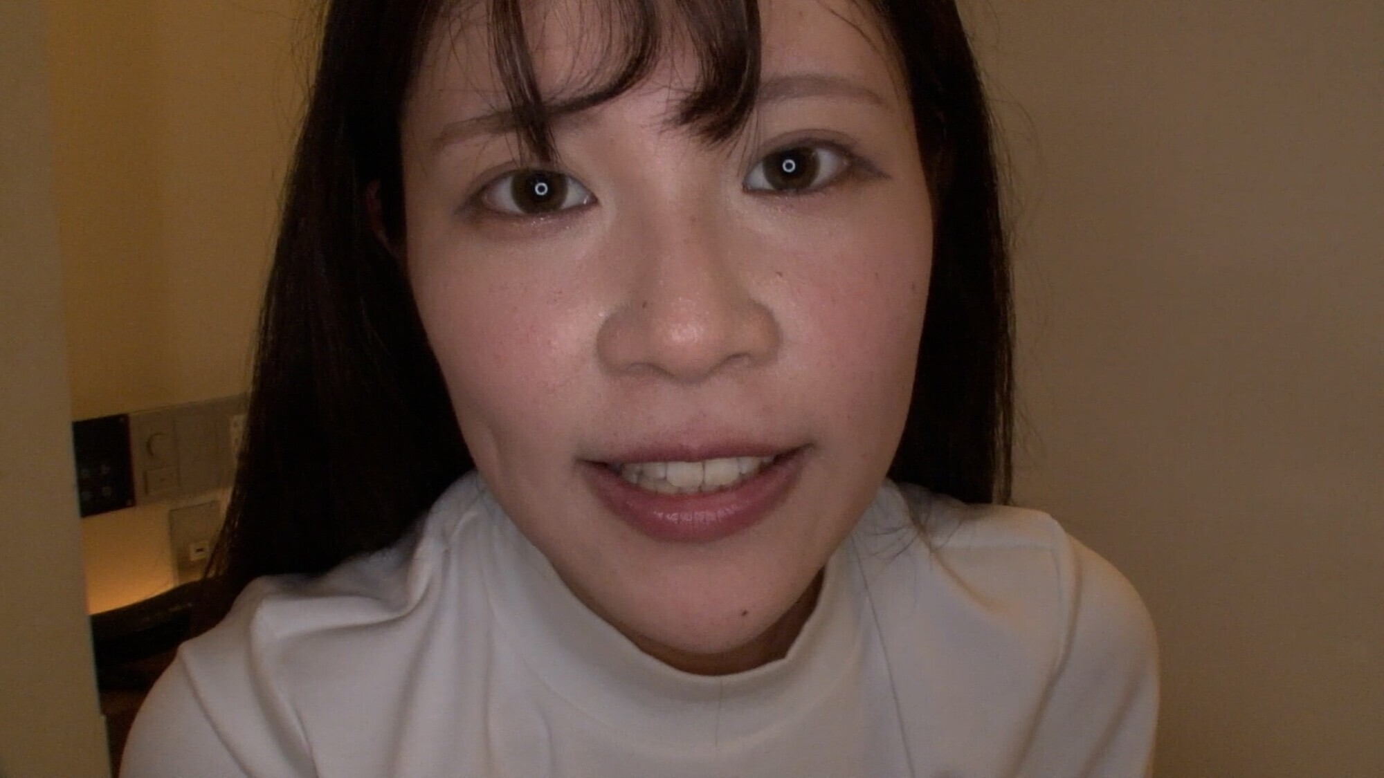 顔中舐めるのが大好きな女子がM男に濃厚鼻フェラ 画像20