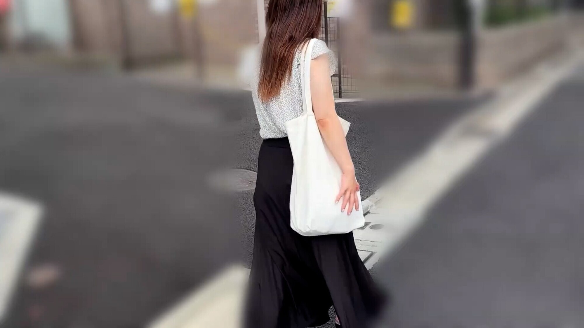 街角で声をかけてくすぐりさせてもらう ドラッグストア店員 あいるちゃん 画像1