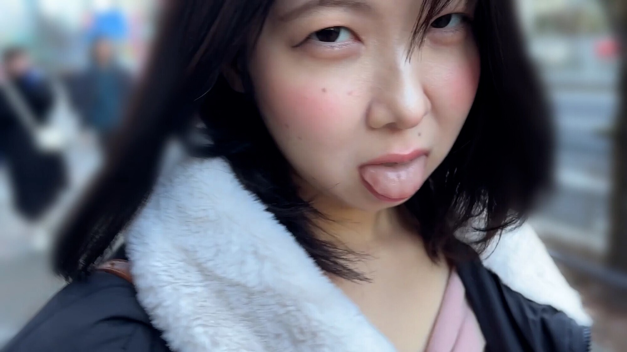 M男が街中で女性に声をかけてキスさせてもらう 食品工場事務員 みりなちゃん 画像1