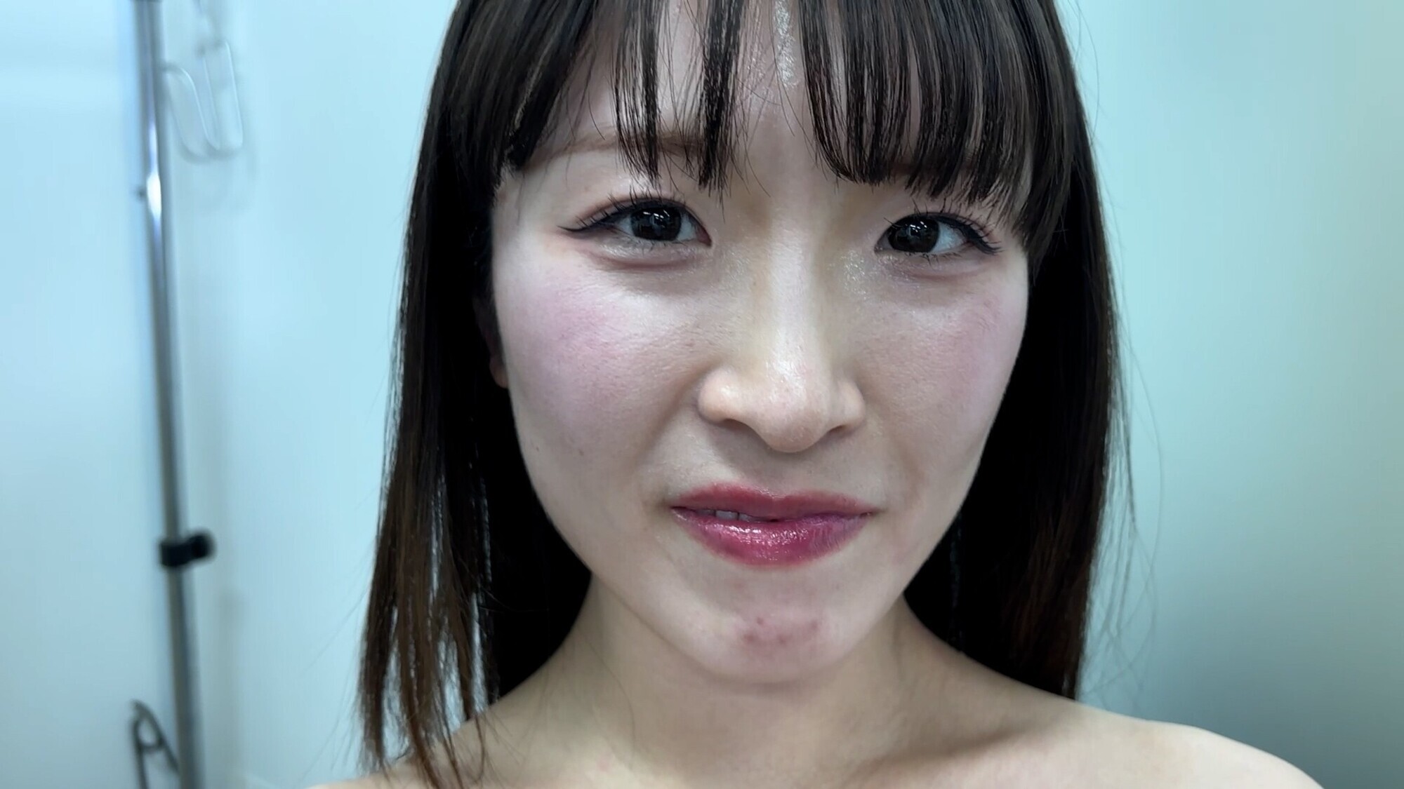 とろあまタレ目女子が唾液たっぷり舐めまわしM男人形