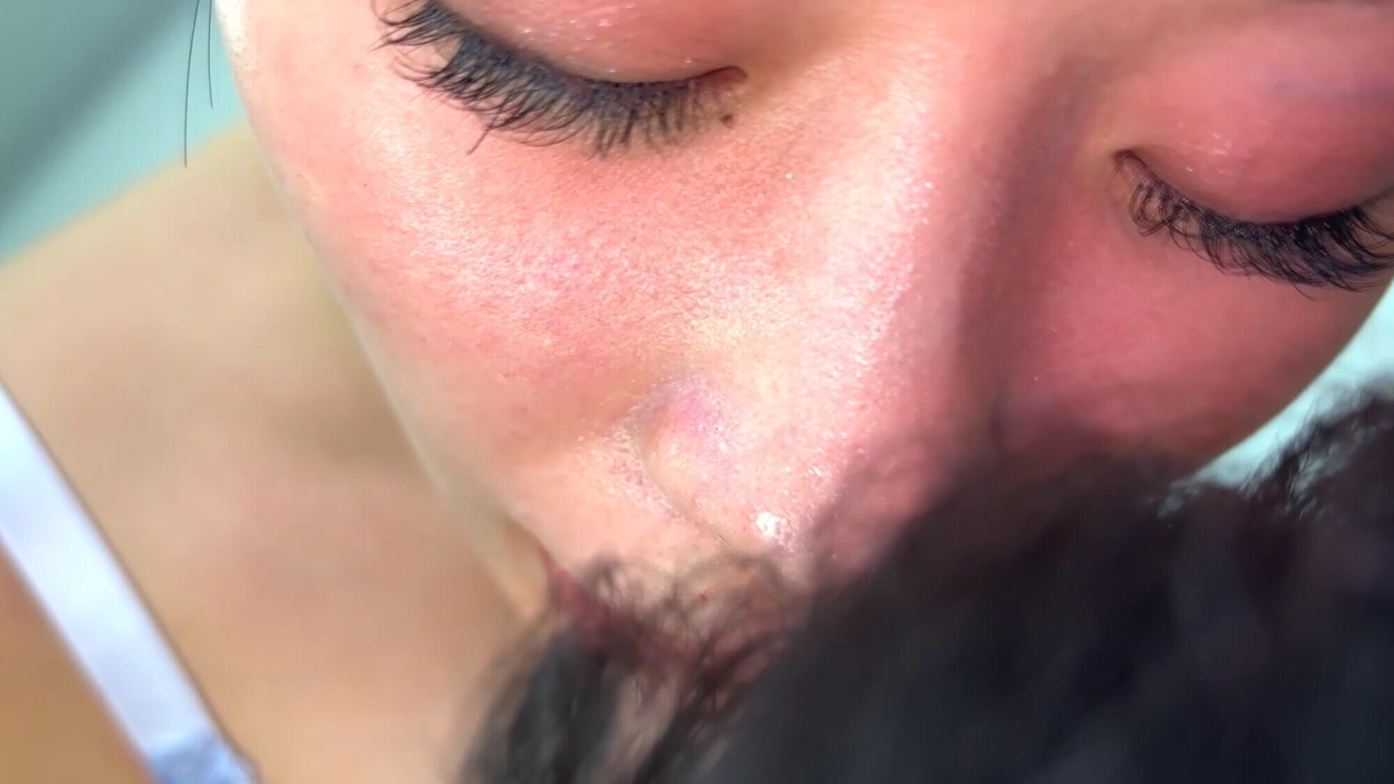 優しい言葉責めをしてくれるゆのちゃんがM男に濃厚鼻フェラ 画像3