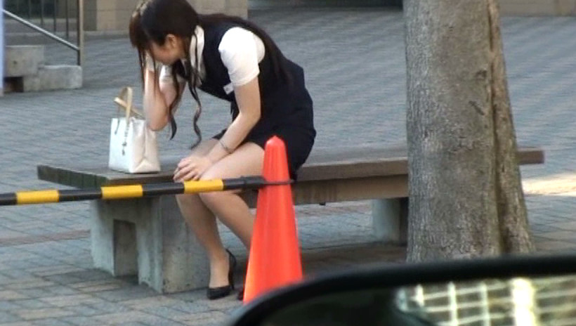 働くオンナ 68 昼休みに街中でイカされるドМ新米OL 画像3