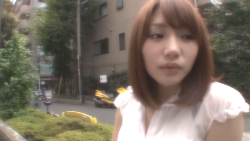 僕を誘惑する隣の綺麗なお姉さん ほしの由依 画像1