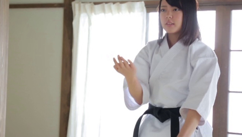 某有名国立大学1年 空手道二段(黒帯) 若菜かなえ AVデビュー AV女優新世代を発掘します! 画像3