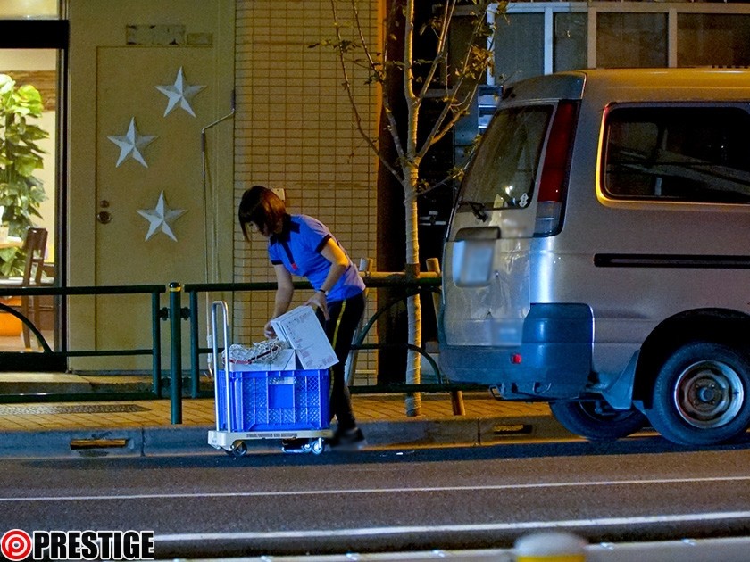 真面目女子がエロ覚醒したら、えらいことになった。 File.04 さやちゃん(22) 仕事にバカ真面目な純朴・巨乳配達員が長年抱き続けたスケベな欲望が解き放たれる! 画像3