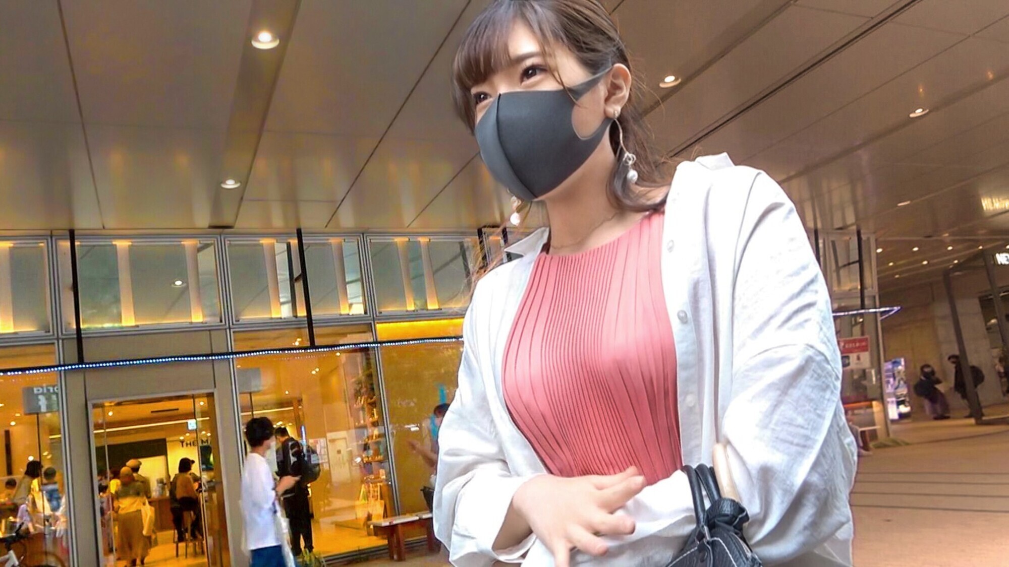 月曜から中出し【人妻自宅中出し訪問~美人妻3名】 10 画像19