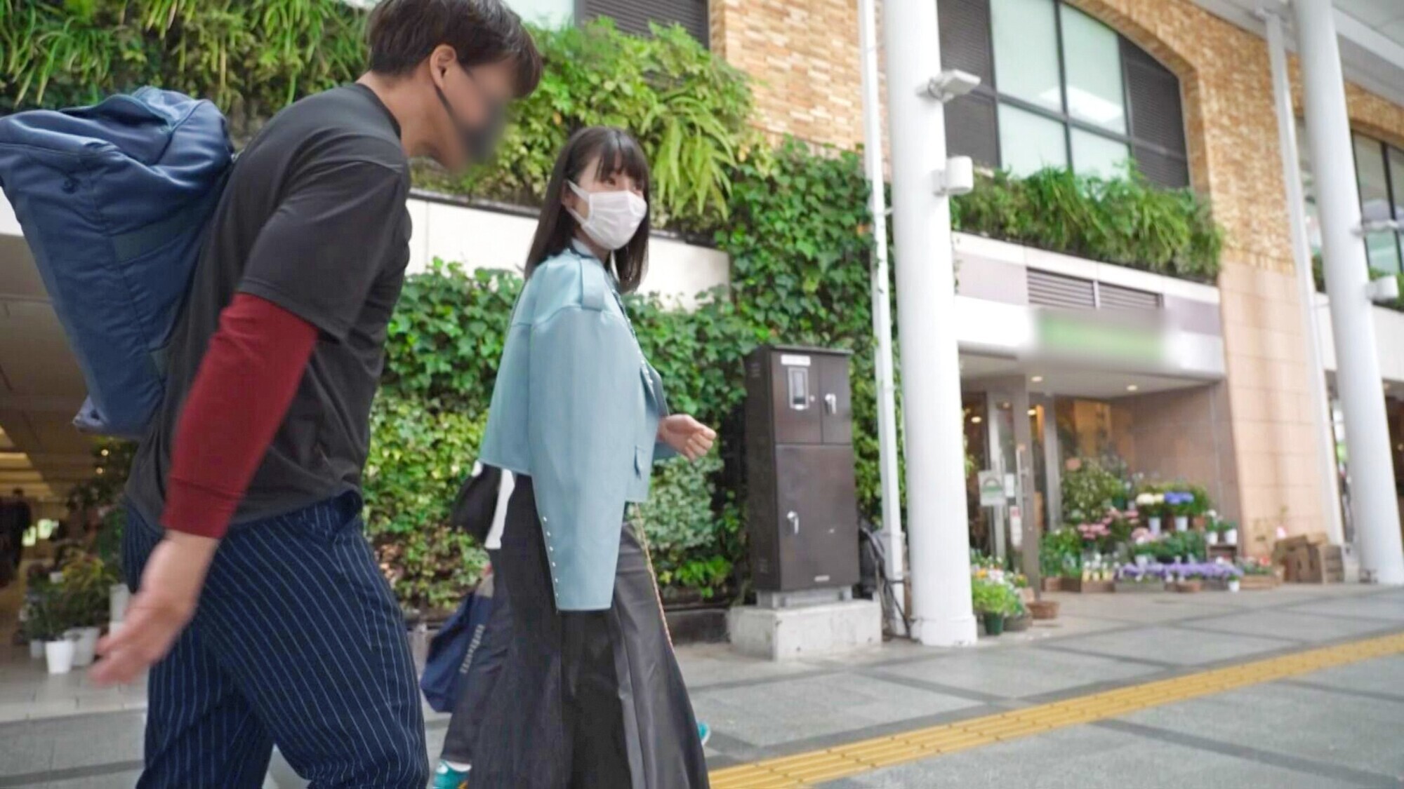月曜から中出し【人妻自宅中出し訪問～美人妻3名】 13 画像2