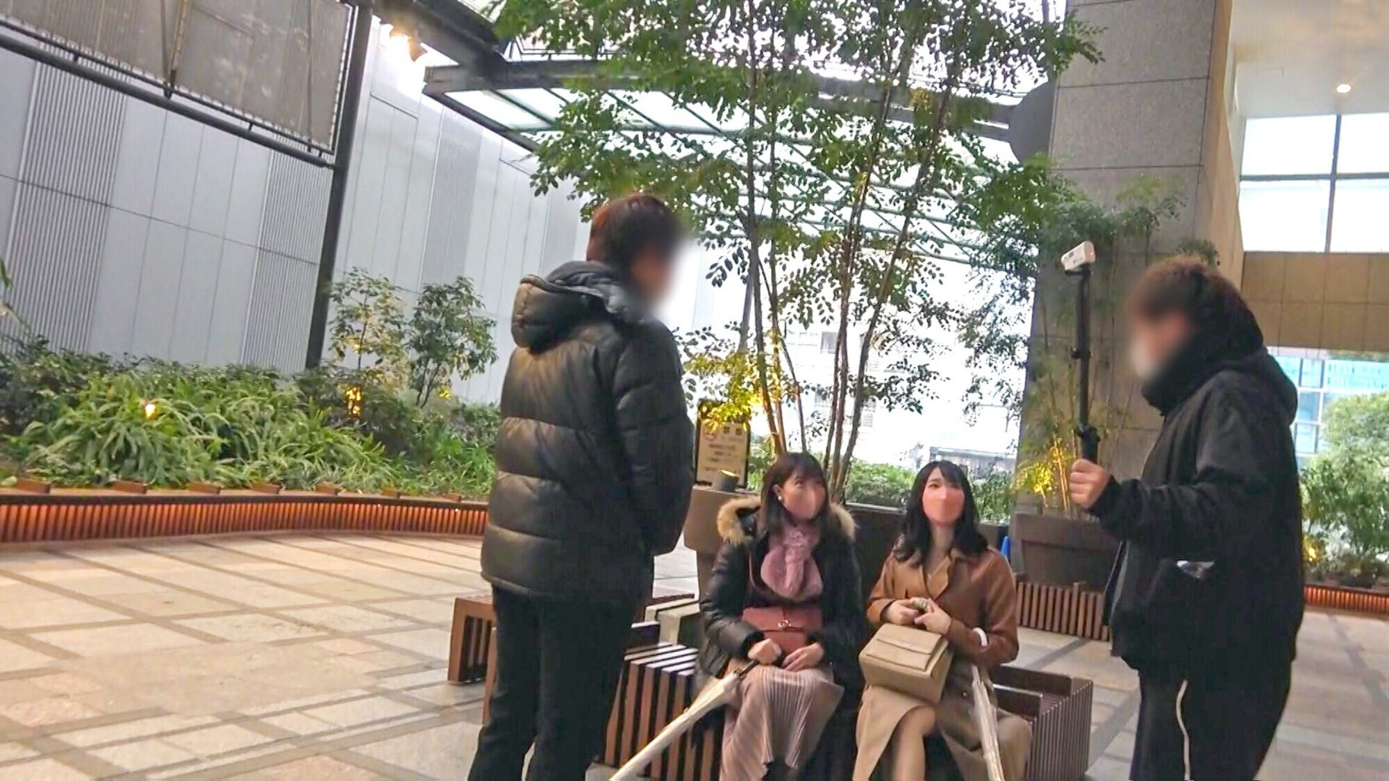 月曜から中出し【人妻自宅中出し訪問～美人妻3名】 14 画像2
