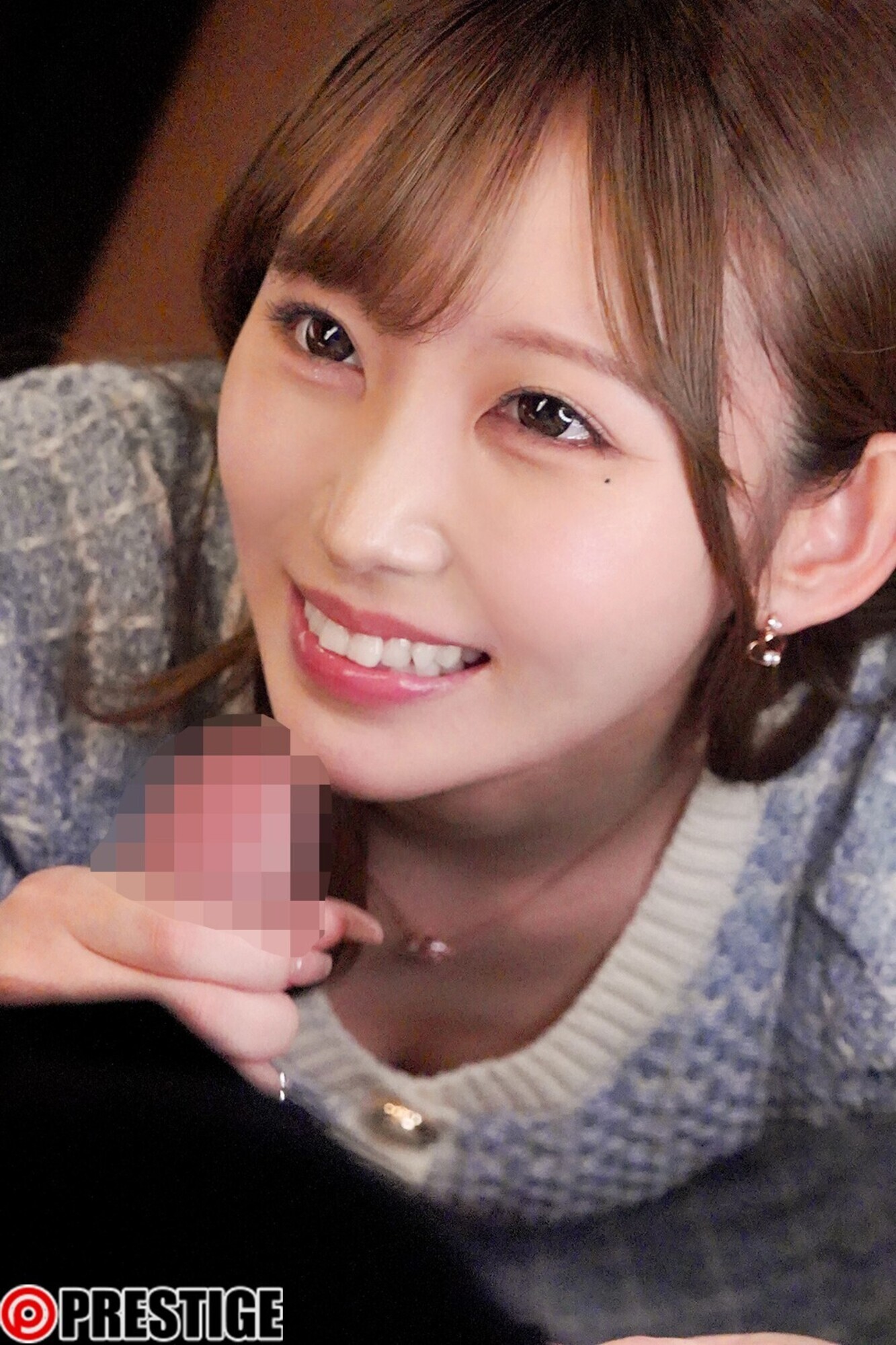 耳元でそっとささやく家庭崩壊確定な不倫のお誘い。 七嶋舞 画像1