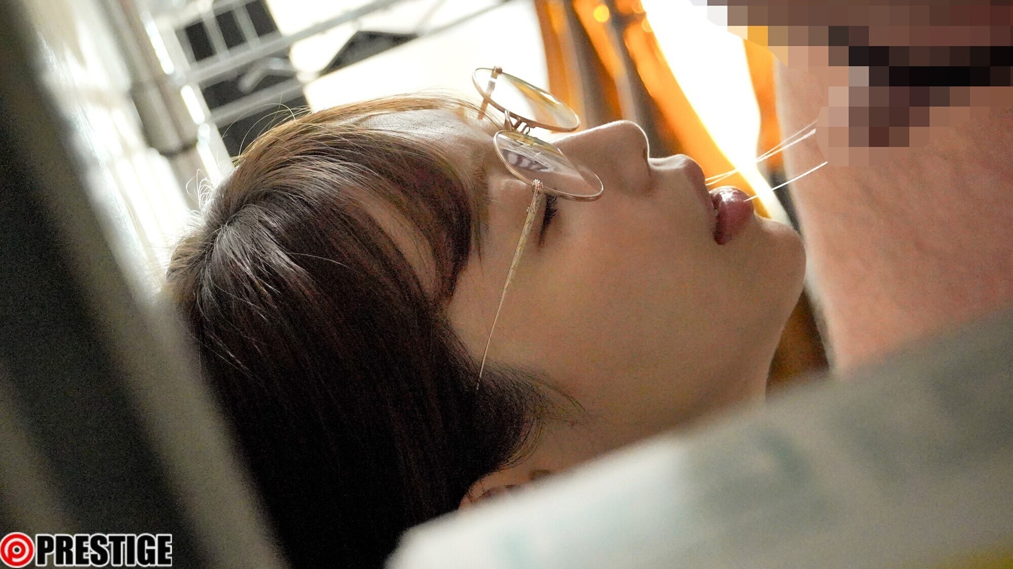 中年男のねっちょりセックスに溺れる文系女子。粘着性高湿度サイレントセックス 釈アリス 画像3