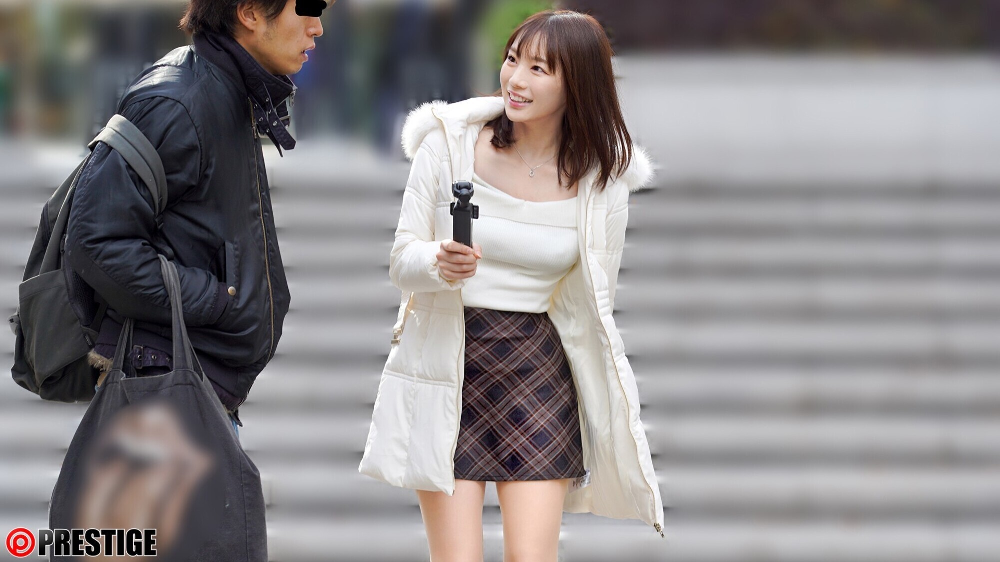 鈴村あいりが素人♂を逆ナン！の見所画像1