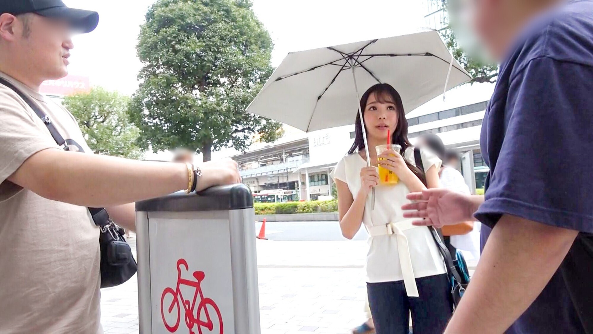 人妻ナンパ中出し【美人奥様自宅訪問ドキュメント】 02 画像2