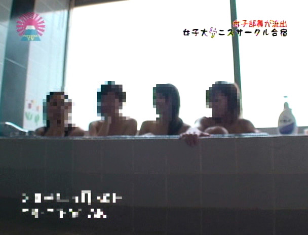 【】女子部員から流出！女子大テニスサークル合宿の盗○映像-21