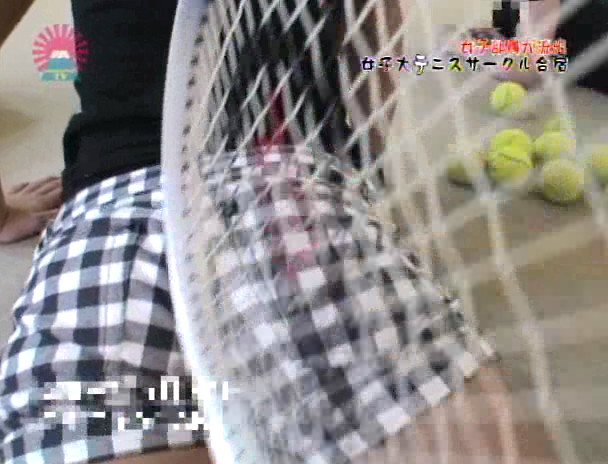 【】女子部員から流出！女子大テニスサークル合宿の盗○映像-27