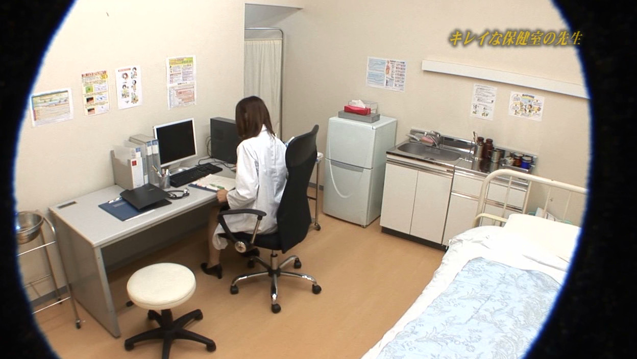 流出!若くてキレイな保健室の先生がいたいけな男子生徒へセクハラの限りを尽くす衝撃映像 画像1