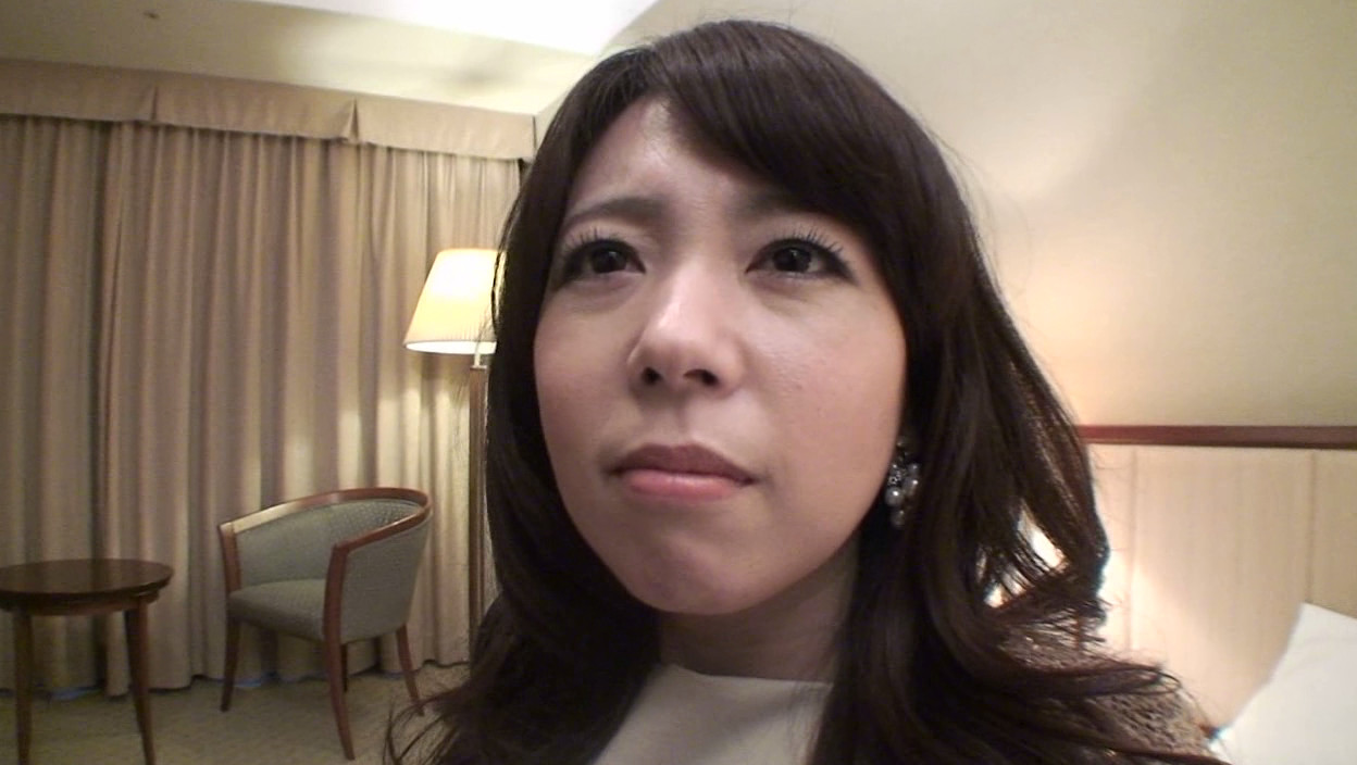 兄貴の嫁さんがデリヘルで働いているのを発見した俺~指名したらオマ●コ出来ちゃう!? 画像1