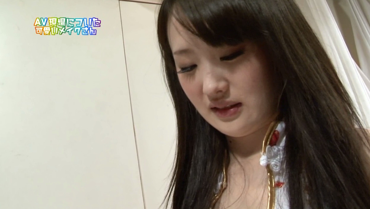 AV現場についたかわいいメイクさんを口説いて出演してもらった! 画像14