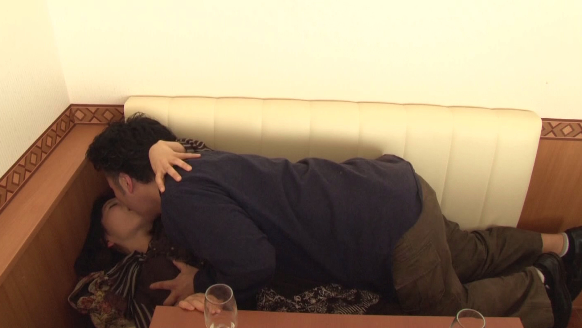 姉妹にしか見えない美人母娘が参加する合コンに潜入～親子丼もできるかな？ 画像16