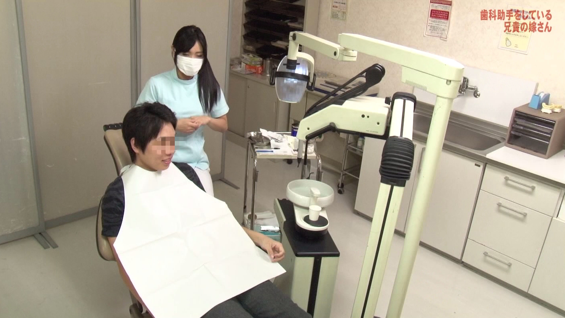歯科助手をしている兄貴の嫁さんがかなりのデカパイなので一発お願いしたい 画像12