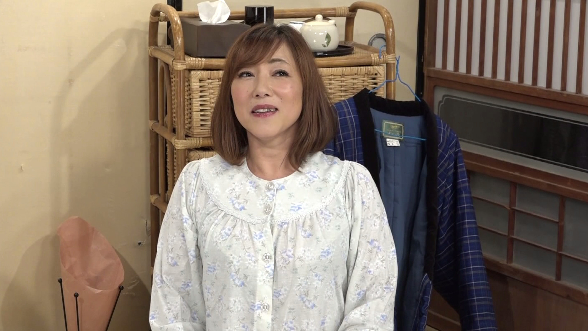 50歳以上のAV女優を一般募集!おばさん達の第二の人生に密着(4) 画像20