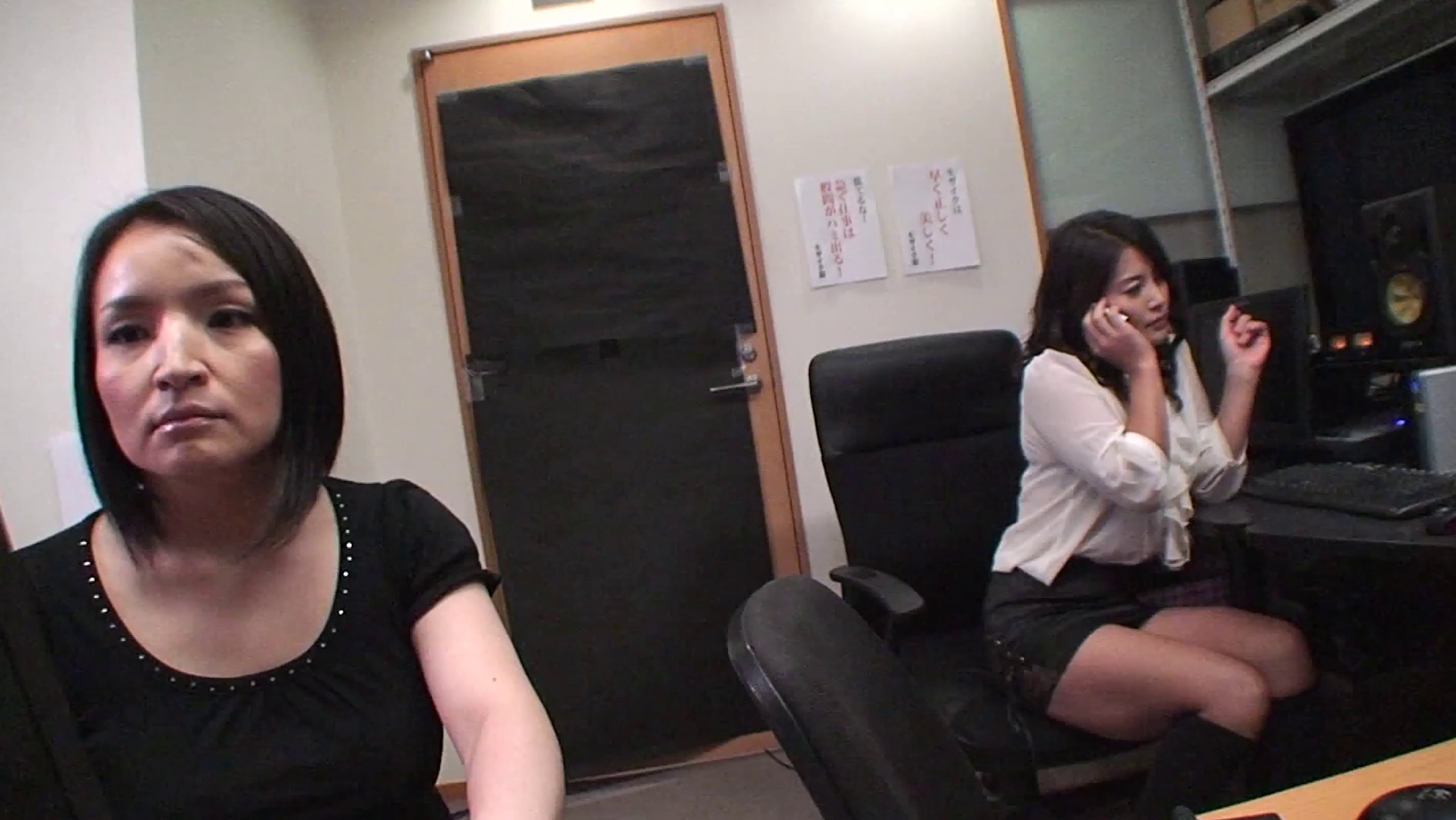 AV会社でモザイク処理のアルバイトをする女たち豪華版(2)~無修正チンコマ●コに興奮したところをすかさずハメ! 画像6